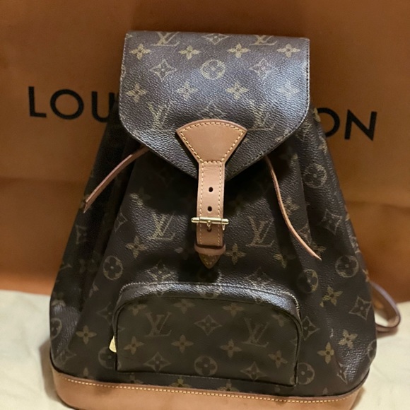 🔥💥SOLD💥🔥LOUIS VUITTON MONTSOURIS BACKPACK MM🔥 - Picture 2 of 15